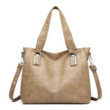 Natálie | Hladká crossbody kabelka s priestranným tvarom