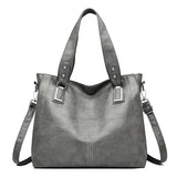 Natálie | Hladká crossbody kabelka s priestranným tvarom