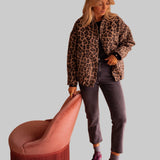 Ludmila | Martina – Stylová bunda s leopardím vzorem pro divoký šarm a nadčasovou eleganci
